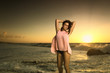 Ragazza solare in riva al mare