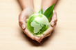 Photo: planète terre mains écologie planète terre mains écologie