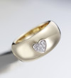 Golgring mit Diamantherz