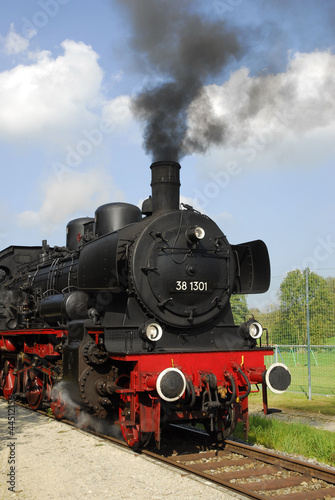 Photo: historischer Dampfzug auf der Staudenbahn, Bahnhof Oberneufnach historischer Dampfzug auf der Staudenbahn, Bahnhof Oberneufnach