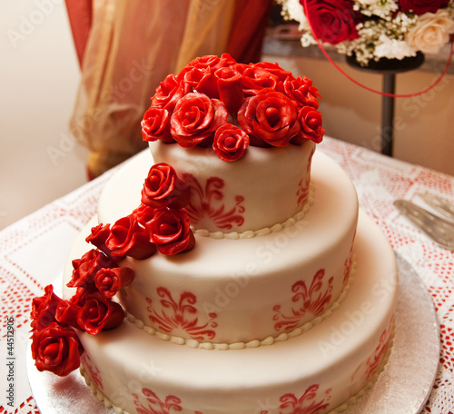 Photo: Wedding cake with roses Wedding cake with roses