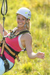 junge Frau im Flying Fox