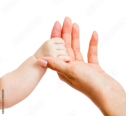 Foto: baby and mothers hands isolated on white baby and mothers hands isolated on white