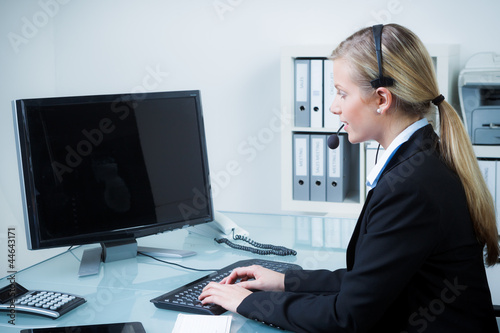 Photo: office mitarbeiterin office mitarbeiterin