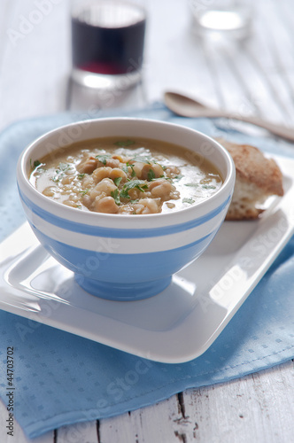Photo: Chick-pea soup with bread Chick-pea soup with bread