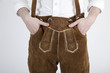 Mann in bayerischer Lederhose - Oktoberfest