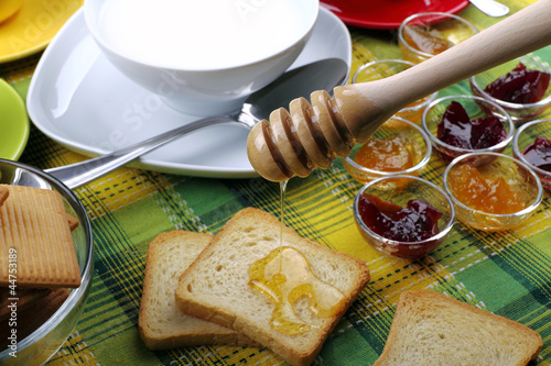 Photo: Colazione con miele e marmellata Colazione con miele e marmellata
