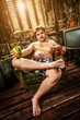 Foto: fat man eating hamburger fat man eating hamburger