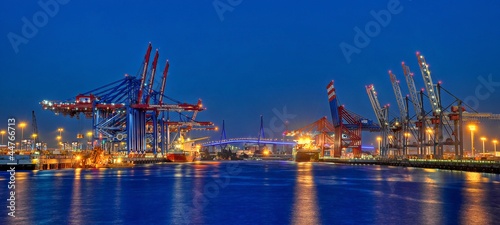 Photo: Hamburger Hafen in der Nacht Hamburger Hafen in der Nacht