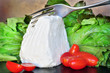 Ricotta fresca con pomodori e insalata