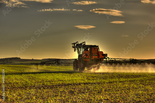 Photo: traktor bei der arbeit traktor bei der arbeit