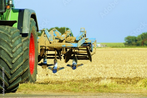 Photo: Traktor auf dem Feld Traktor auf dem Feld