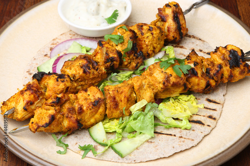 Foto: Indian Chicken Tikka with Chapatti Wrap Indian Chicken Tikka with Chapatti Wrap