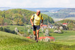 Jogger trainiert für Fitness mit Laufen