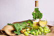 Foto: white wine to drink with wine bottles white wine to drink with wine bottles