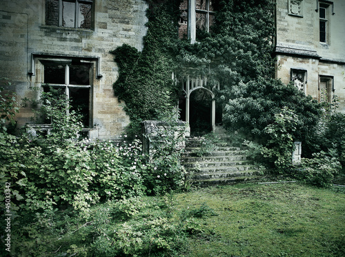Foto: old derelict hall old derelict hall
