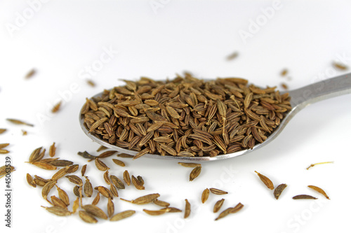 Photo: kümmelsamen auf teelöffel kümmelsamen auf teelöffel
