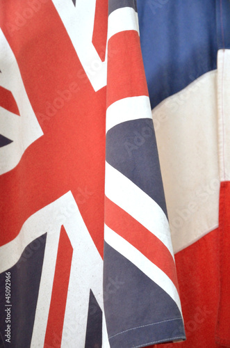 Photo: Drapeaux anglais et français Drapeaux anglais et français