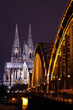 Kölner Dom und Hohenzollernbrücke bei Nacht