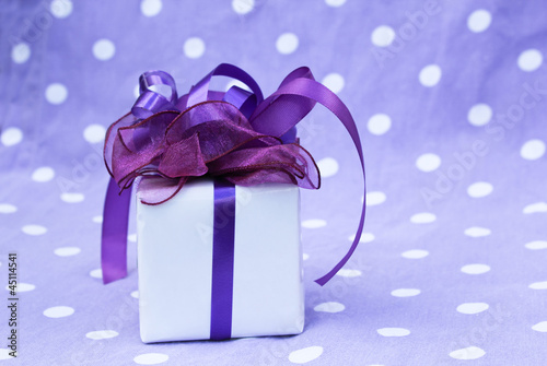 Photo: kleines lila Geschenk kleines lila Geschenk