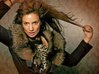 fur 02/Model mit Pelz im Wind