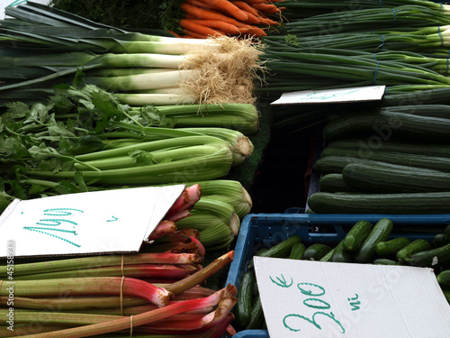 Photo: marktstand mit gemüse marktstand mit gemüse