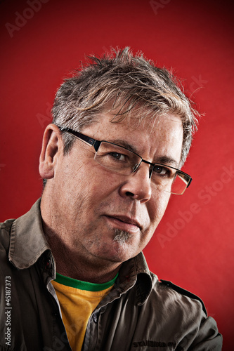 Photo: Portrait, Mann mit Brille Portrait, Mann mit Brille