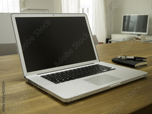 Photo: Laptop zuhause Laptop zuhause