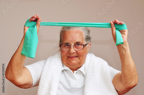 Photo: Gymnastik mit Theraband Gymnastik mit Theraband