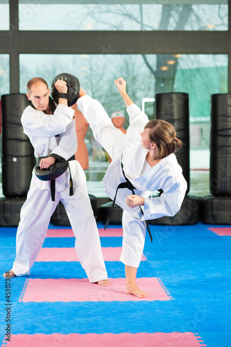 Photo: Kampfsport Training im Fitnessstudio Kampfsport Training im Fitnessstudio