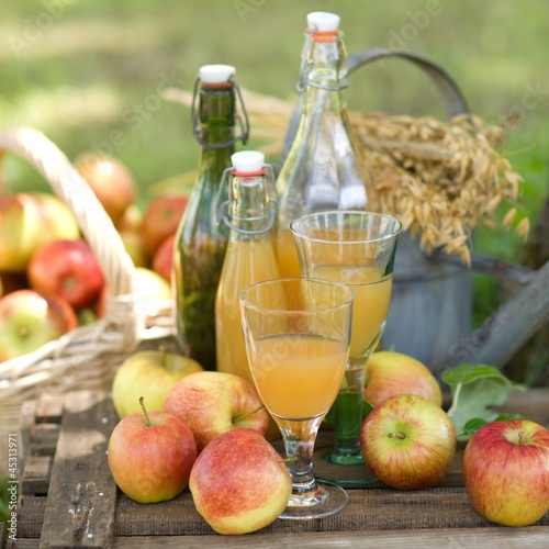 Photo: Erntezeit, Äpfel Erntezeit, Äpfel