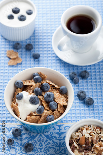 Photo: cornflakes with blueberry and yogurt cornflakes with blueberry and yogurt