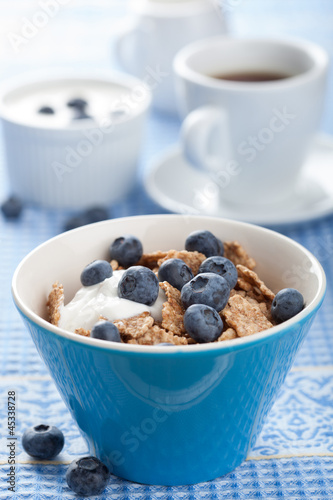 Photo: cornflakes with blueberry and yogurt cornflakes with blueberry and yogurt
