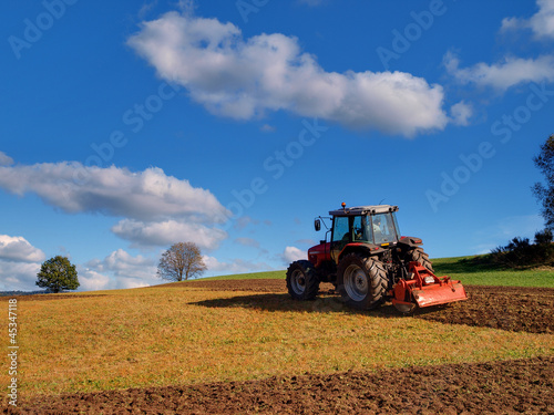 Photo: TRACTEUR AGRICOLE TRACTEUR AGRICOLE