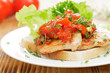 Putensteak mit Tomatensugo