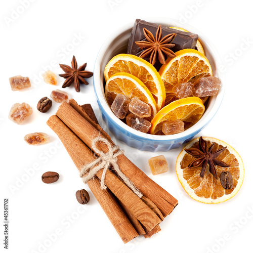 Photo: Coffee beans, cinnamon sticks, star anise Coffee beans, cinnamon sticks, star anise