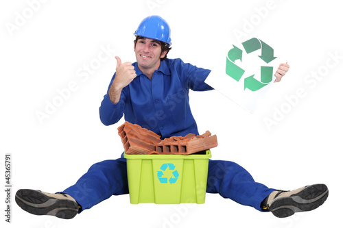 Photo: Tradesman promoting recycling Tradesman promoting recycling