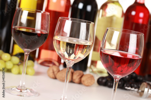 Photo: Verschiedene Weine Verschiedene Weine