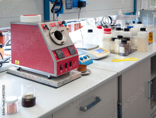 Photo: Laboratory for chemical analysis Laboratory for chemical analysis