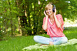 Photo: Mädchen hört Musik Mädchen hört Musik