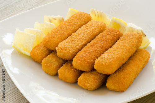 Photo: Bastoncini di merluzzo impanati e fritti Bastoncini di merluzzo impanati e fritti