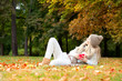 frau im herbst