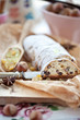 Frischer Christstollen zu Weihnachten