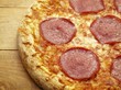 Salami pizza (cropped)