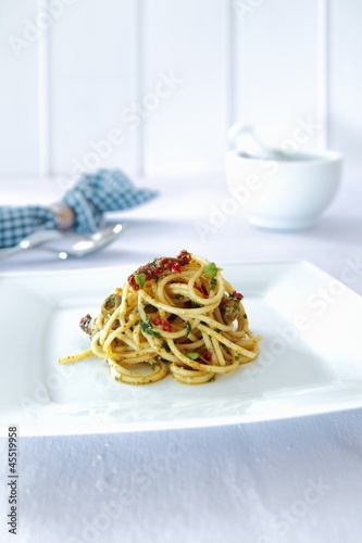 Photo: Spaghetti with dried tomatoes, herbs and olives Spaghetti with dried tomatoes, herbs and olives