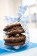 Macadamia-chocolate cookies filled with chocolate mousse