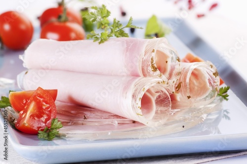 Photo: Rolls of ham in aspic with tomatoes Rolls of ham in aspic with tomatoes