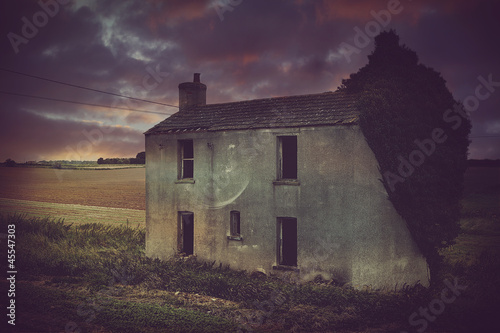 Photo: empty house empty house
