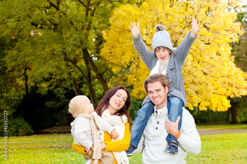 Photo: herbst zeit familie freude herbst zeit familie freude