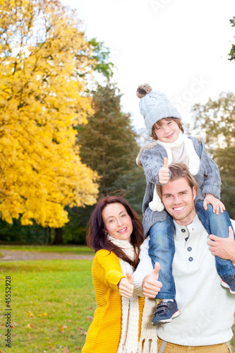 Photo: familie im herbst familie im herbst